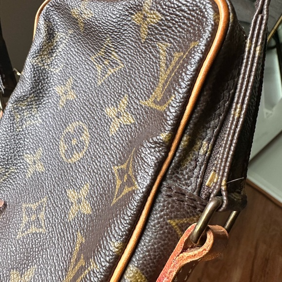 Mini Danube Loui Vuitton Crossbody Bag - Picture 11 of 12